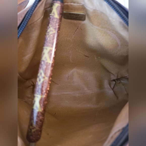 Bally Monogram crossbody with matching billfold wallet - Picture 12 of 16